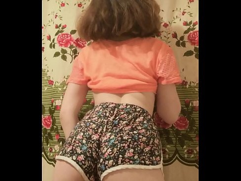 ❤️ Keçika ciwan a seksî li ber kamerayê kurtanên xwe ji xwe dike ❤️ Vîdyoyê porno li ku.tradewin.top ❌